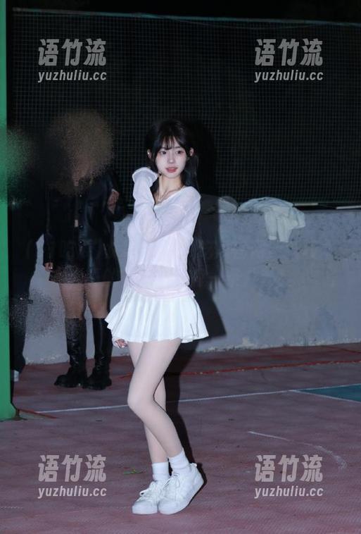 女神都来51吃瓜官网更新版本，真的不想错过每一条八卦！