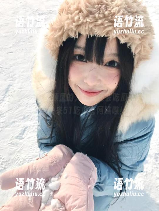 视频里的人比我还会吃瓜，太绝了，快来51吃瓜官网瞧瞧！