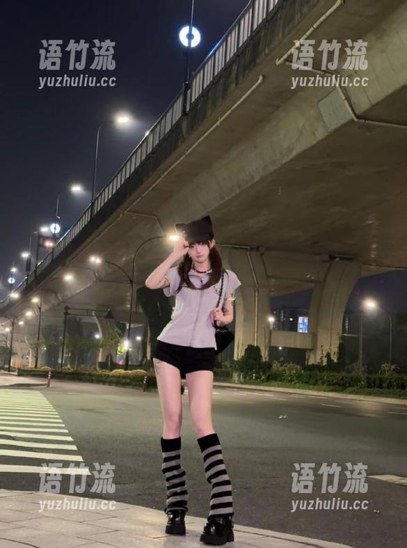 91黑料网址，吃瓜时为什么总忍不住要点开那些神秘链接？