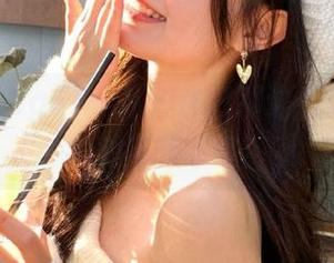 cg51：从传送门那边看瓜，里边绝对不简单呢！
