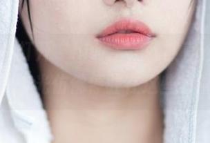 一打开“hlw”，就被直达的消息刷屏，时光仿佛停驻在这些惊喜里。