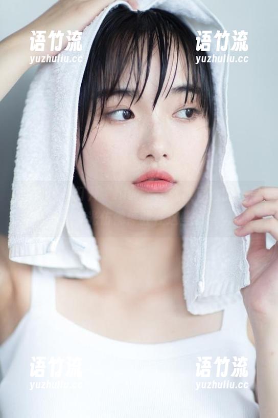 一打开“hlw”，就被直达的消息刷屏，时光仿佛停驻在这些惊喜里。