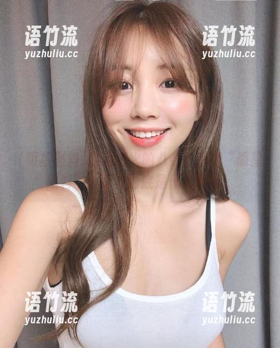 这月最火的八卦？下载“明星黑料”，看看到底是什么事情！