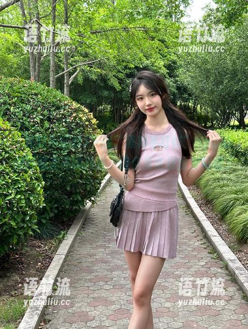 下载“黑料不打烊”app就像跟朋友在聊八卦，但你准备好面对真相了吗？