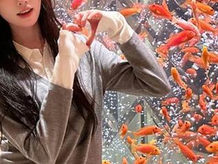 tttzzz.su黑料不打烊so最新上线！群里瓜民又要开干了，眼神中的八卦已经亮起了！